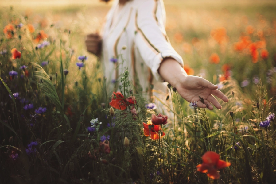 ¿Cuál es el origen del uso de las flores en los funerales?